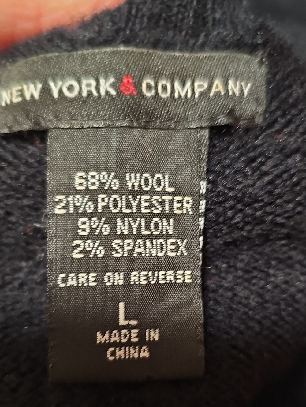 L NY & co black deep v neck Sweater 68% Wool Poly Nylon Spandex - Picture 4 of 6